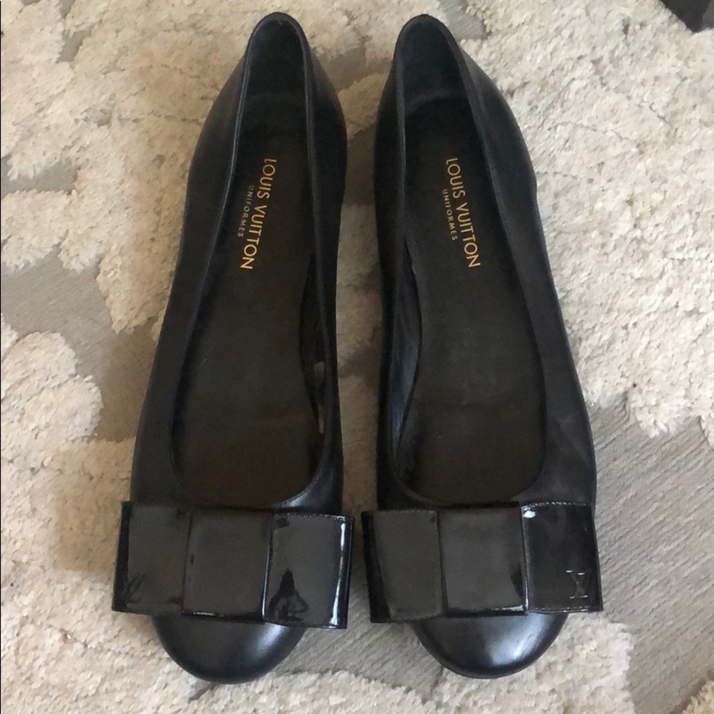 LV black leather ballet flat